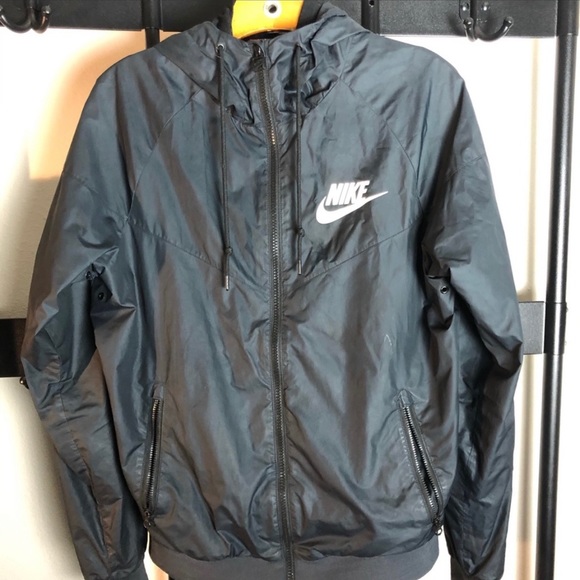 nike windbreaker jacket sale